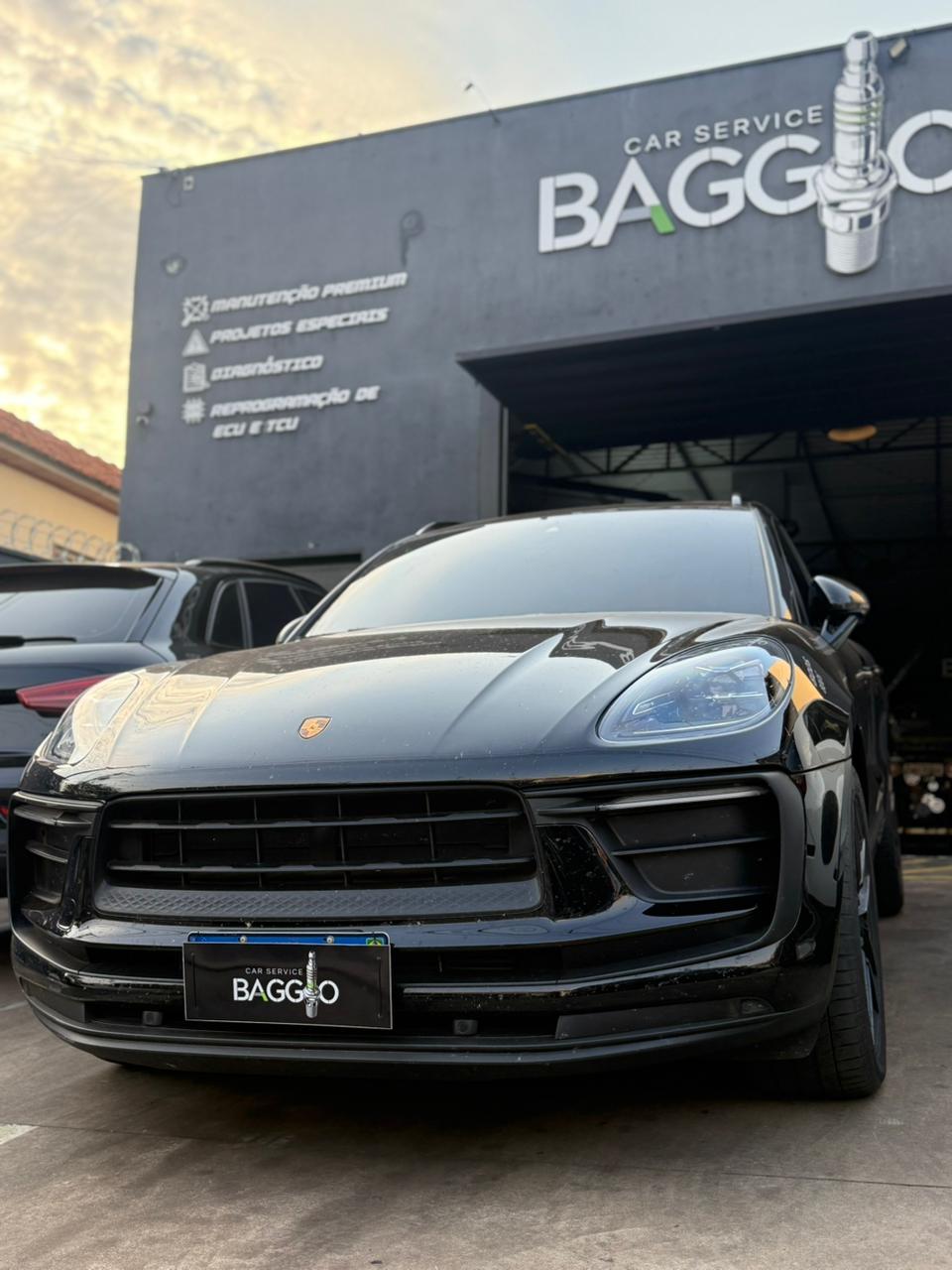 Porsche Macan preto na Baggio